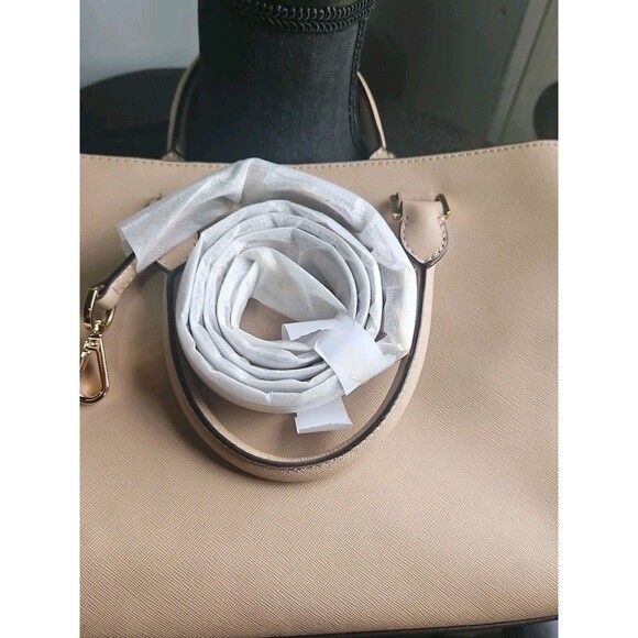 Michael KORS  Cream LARGE Satchel Handbag Used - Picture 12 of 16